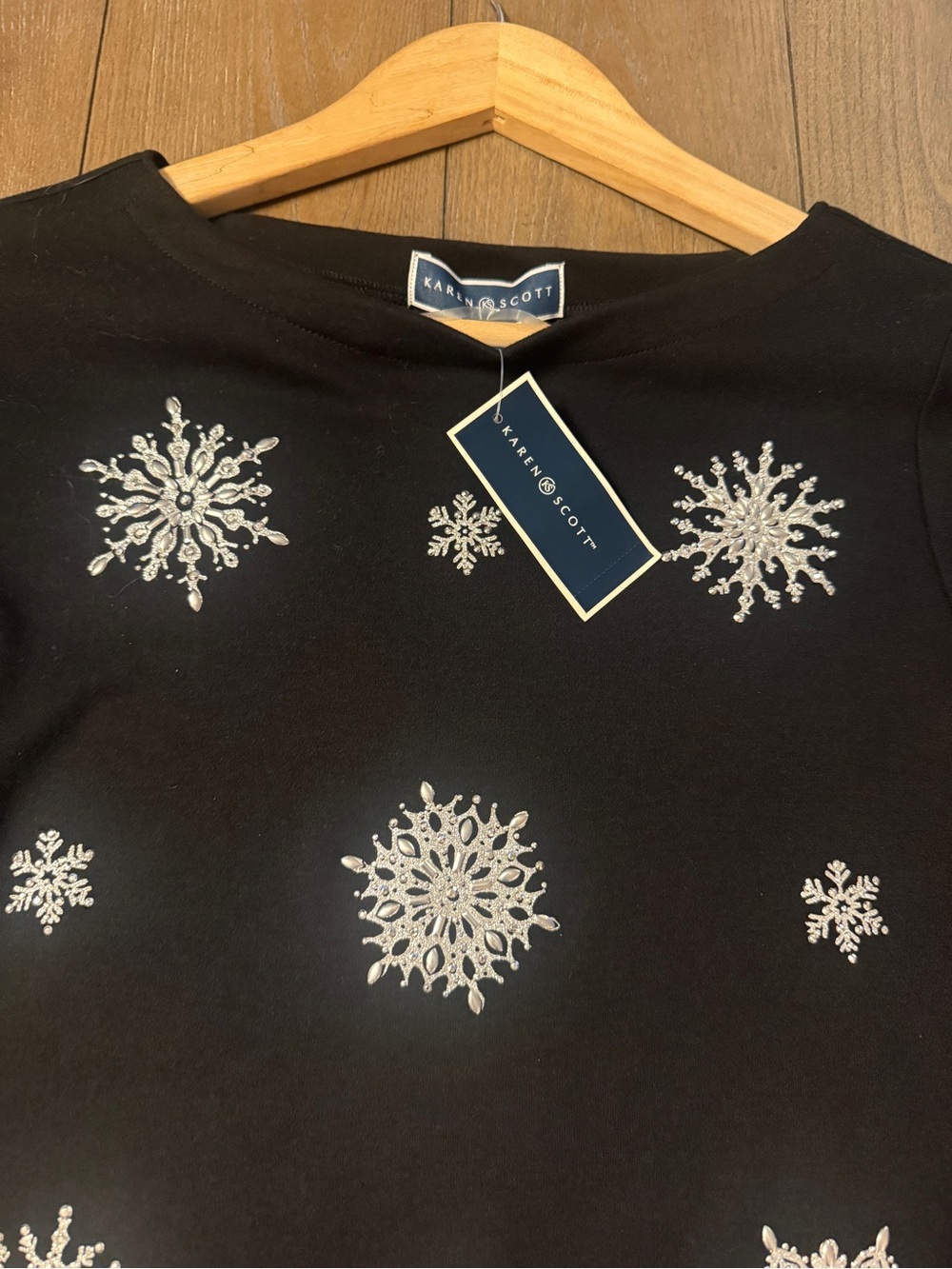 Karen Scott Black Snowflake Embellished Sweater Top Women’s Medium M Holiday - Picture 4 of 10